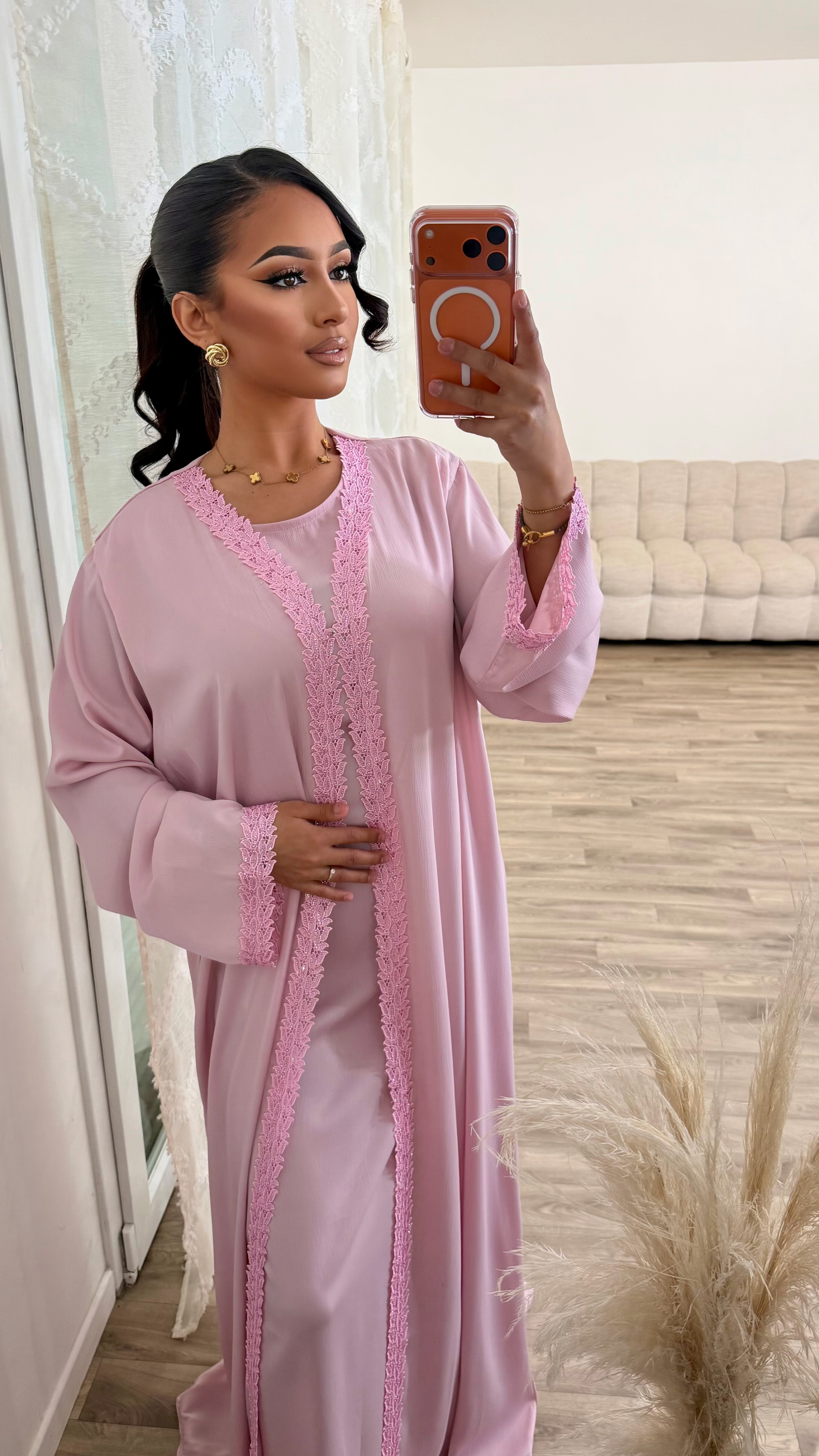 Abaya rose