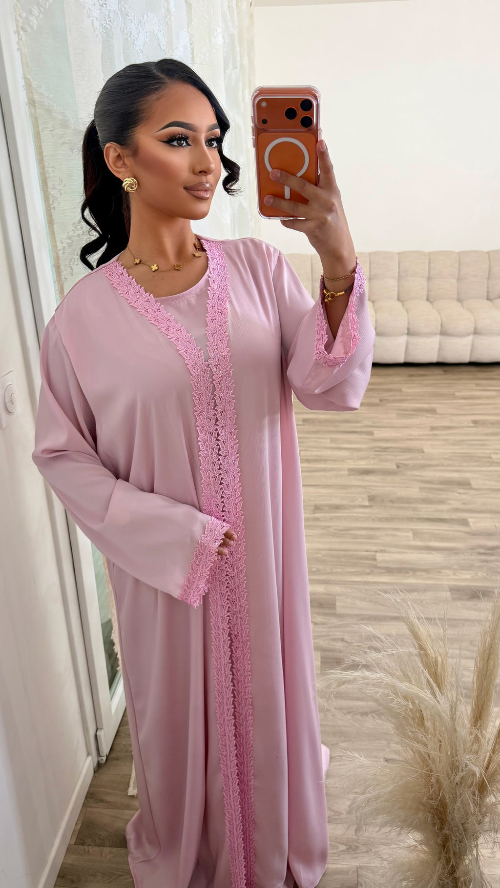 Abaya rose